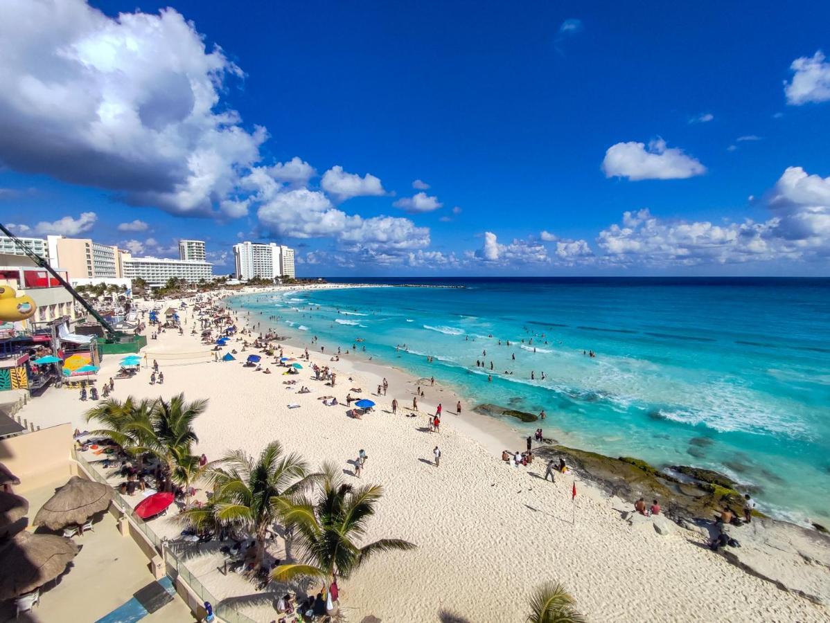 Paradise Beachfront & Nightlife Heart Cancún Extérieur photo